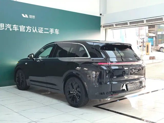 Li Auto L7 — Фото автомобиля 14