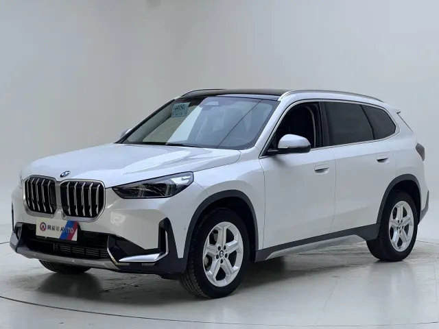Фотография автомобиля — BMW X1