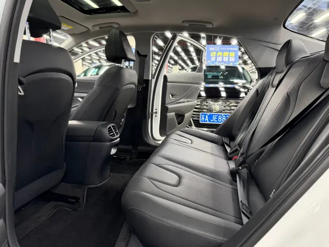 Hyundai Elantra — Фото автомобиля 7