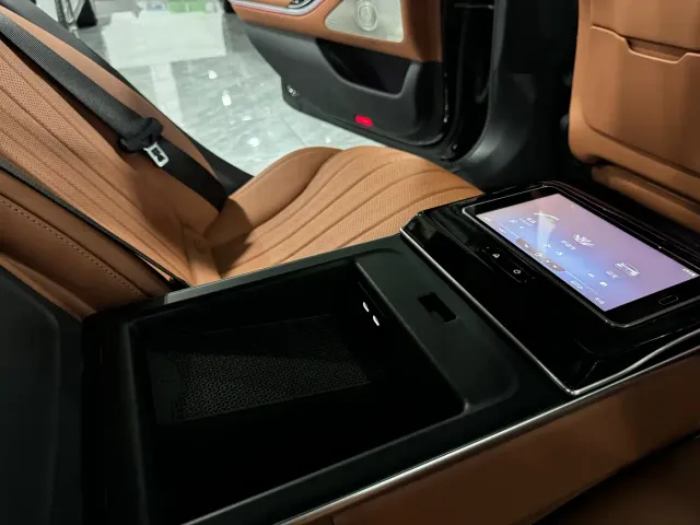 Mercedes-Benz S-Class — Фото автомобиля 18