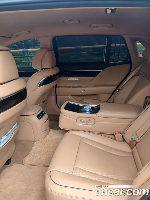 Genesis G90 Бензин 3.5 турбо AWD — Фото автомобиля 13