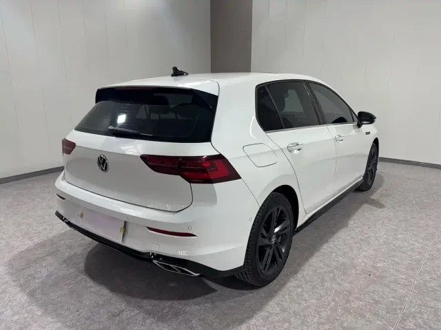 Volkswagen Golf — Фото автомобиля 6