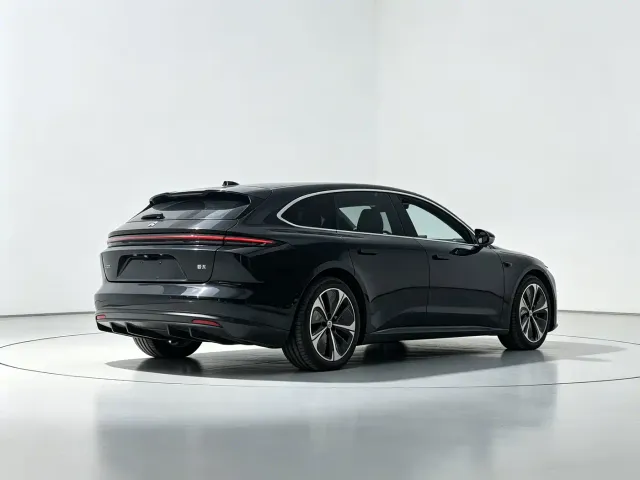 Nio ET5 Touring — Фото автомобиля 8