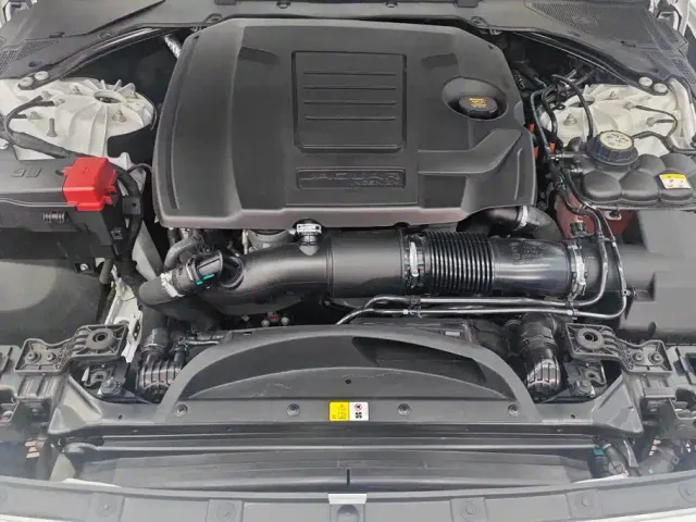 Jaguar XEL — Фото автомобиля 10