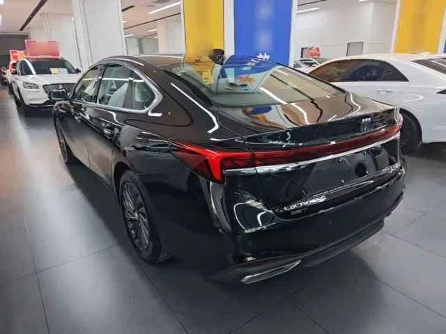 Buick LaCrosse — Фото автомобиля 4