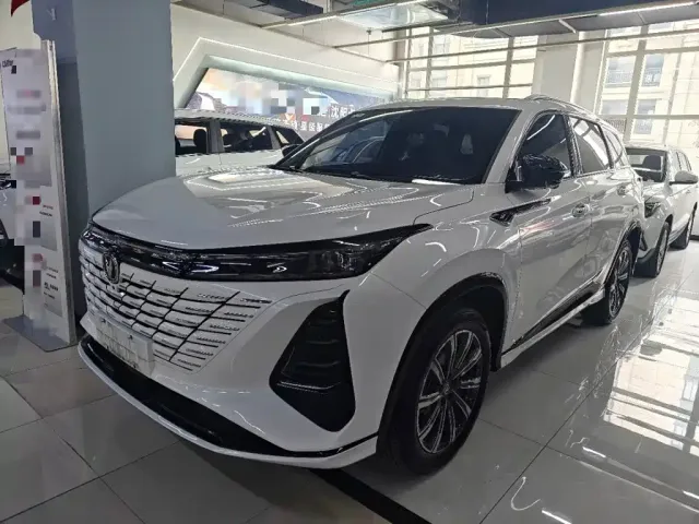 Фотография автомобиля — Changan CS75 Plus