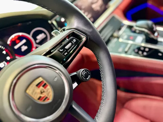 Porsche Panamera — Фото автомобиля 19