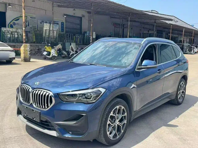 Фотография автомобиля — BMW X1