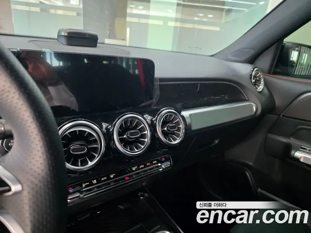 Mercedes-Benz GLB-Class — Фото автомобиля 14