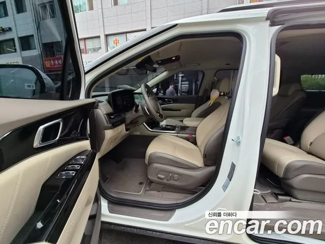 Kia Canival — Фото автомобиля 3