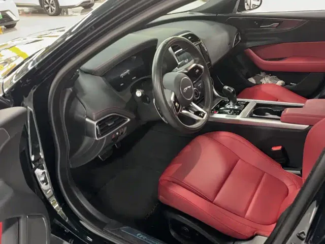 Jaguar XEL — Фото автомобиля 7