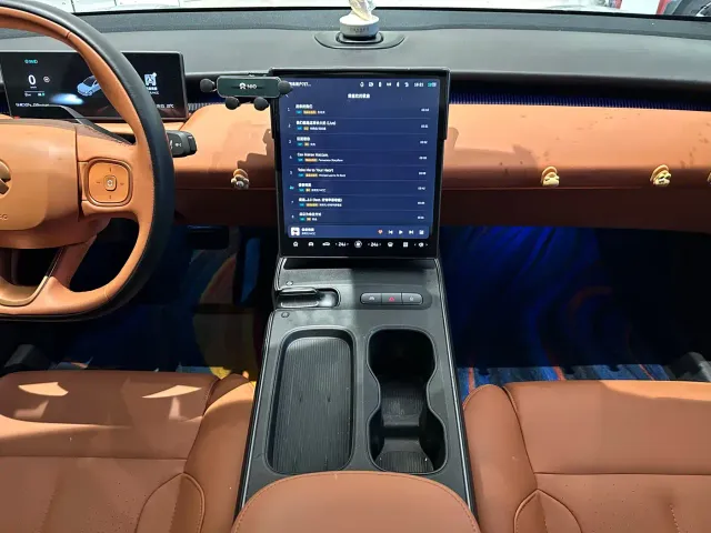 Nio ET5 — Фото автомобиля 8