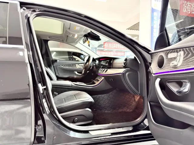Mercedes-Benz E-Class — Фото автомобиля 13