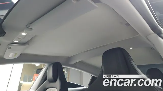 Tesla Model 3 — Фото автомобиля 28