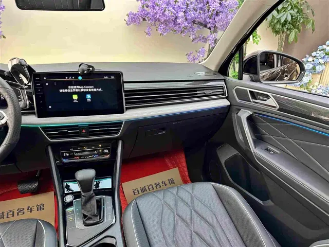 Volkswagen Tiguan L — Фото автомобиля 15