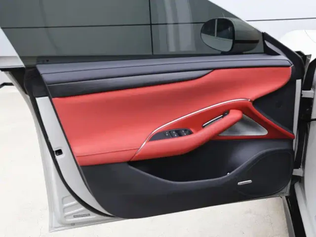 Xiaomi SU7 — Фото автомобиля 10