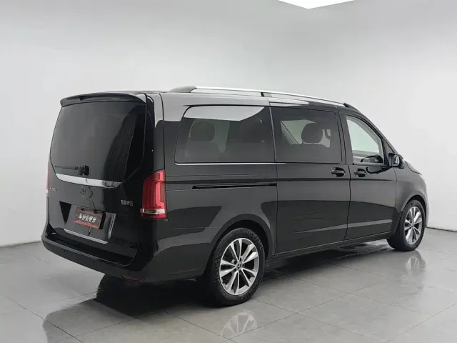 Mercedes-Benz V-Class — Фото автомобиля 2