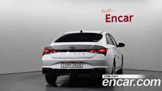 Hyundai AVANTE Avante (CN7) — Фото автомобиля 3