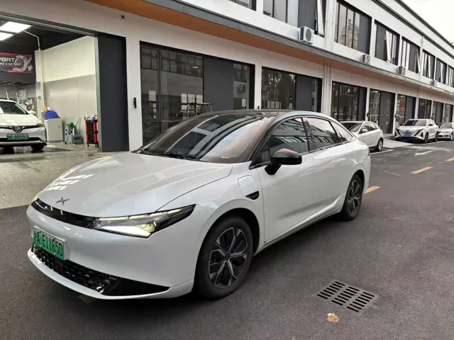 Xpeng P5 — Фото автомобиля 2
