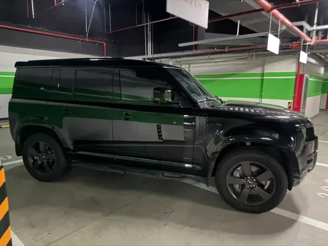 Land Rover Defender — Фото автомобиля 4