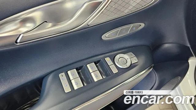 Genesis GV70 — Фото автомобиля 30