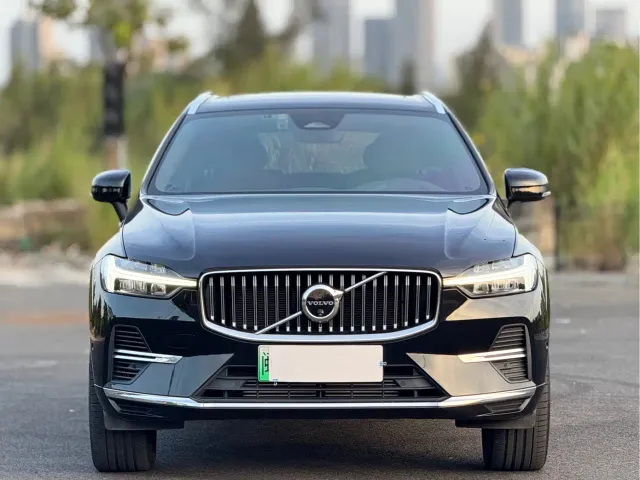 Volvo XC60 — Фото автомобиля 2