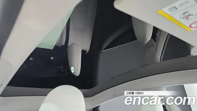 Tesla Model Y — Фото автомобиля 12