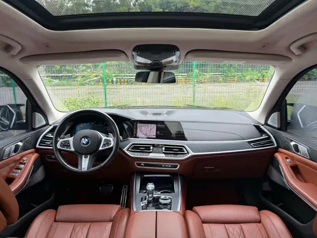BMW X7 — Фото автомобиля 9