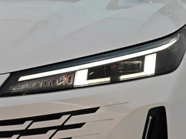 Changan Lamore — Фото автомобиля 12