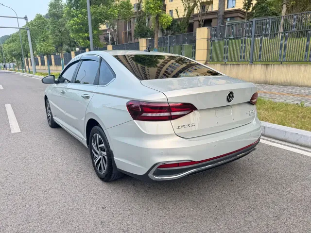 Volkswagen Lavida — Фото автомобиля 10