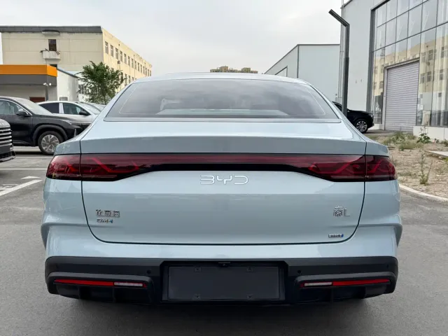 BYD Qin L — Фото автомобиля 8