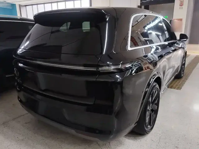 Li Auto L8 — Фото автомобиля 6