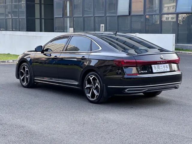 Volkswagen Passat — Фото автомобиля 13