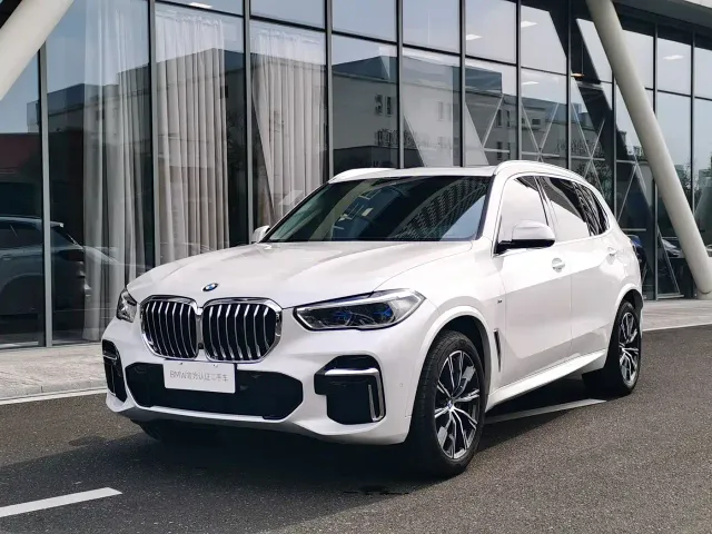 Фотография автомобиля — BMW X5