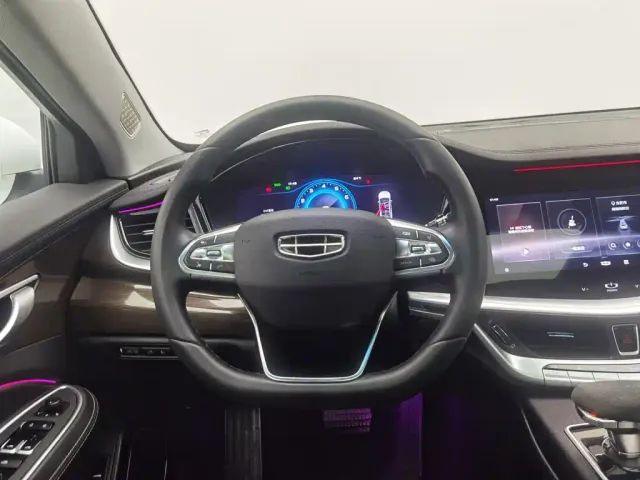 Geely Borui — Фото автомобиля 11