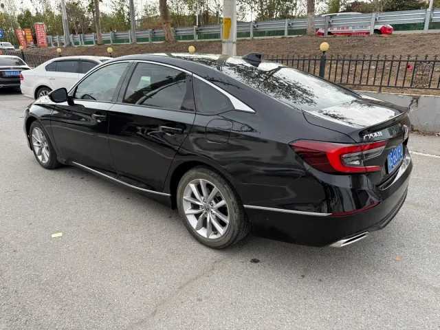 Honda Accord — Фото автомобиля 6