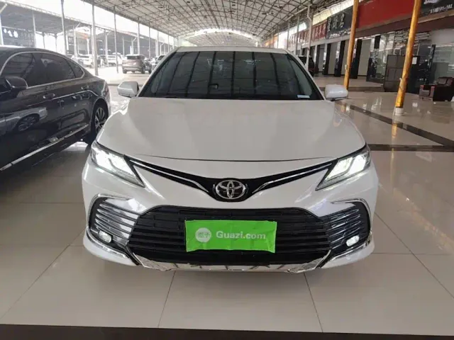 Toyota Camry — Фото автомобиля 2