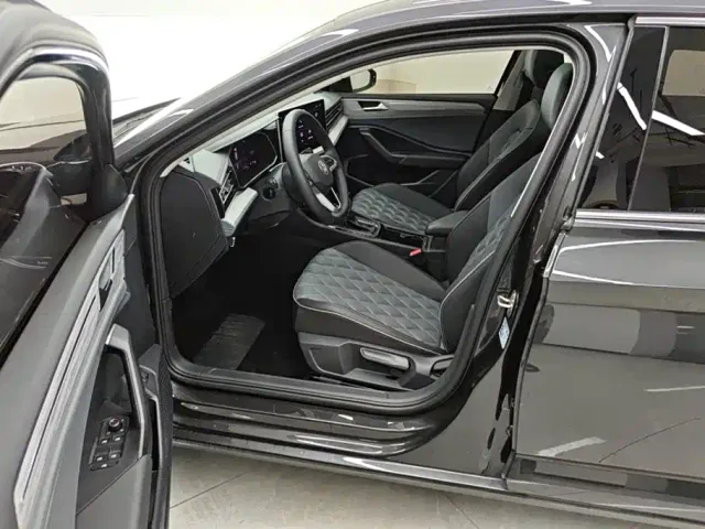 Volkswagen Sagitar — Фото автомобиля 9