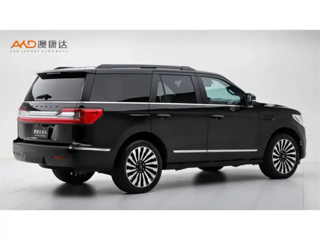 Lincoln Navigator — Фото автомобиля 3