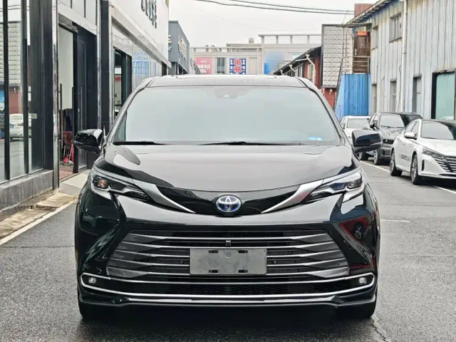 Toyota Sienna — Фото автомобиля 7