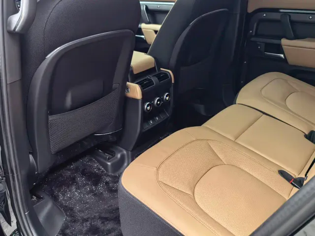 Land Rover Land Rover Defender 2025 110 3.0T P400 -Dynamic HSE — Фото автомобиля 14
