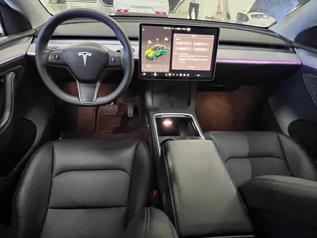 Tesla Model Y — Фото автомобиля 7