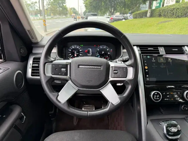 Land Rover Discovery — Фото автомобиля 14
