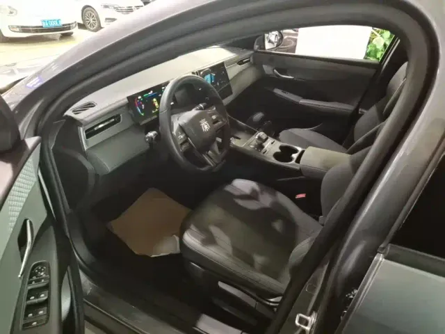 BYD Qin PLUS — Фото автомобиля 14