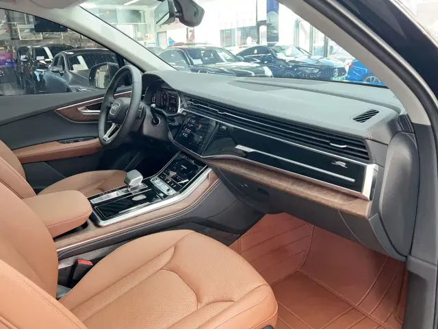 Audi Q7 — Фото автомобиля 26