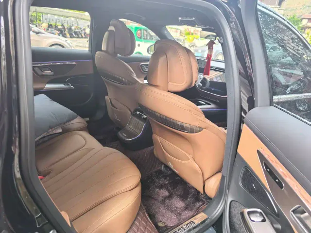 Mercedes-Benz E-Class — Фото автомобиля 5