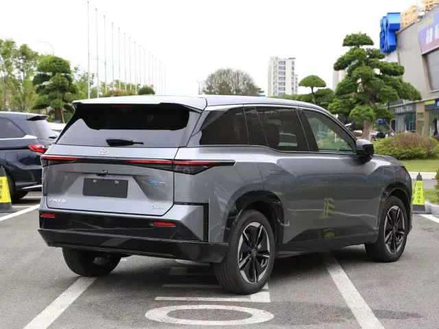 Toyota BoZhi 3X — Фото автомобиля 17