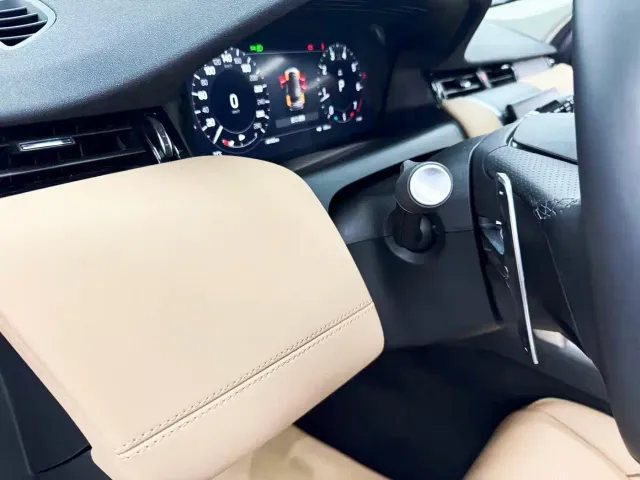 Land Rover Discovery Sport — Фото автомобиля 11