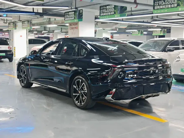 Hongqi H6 — Фото автомобиля 15