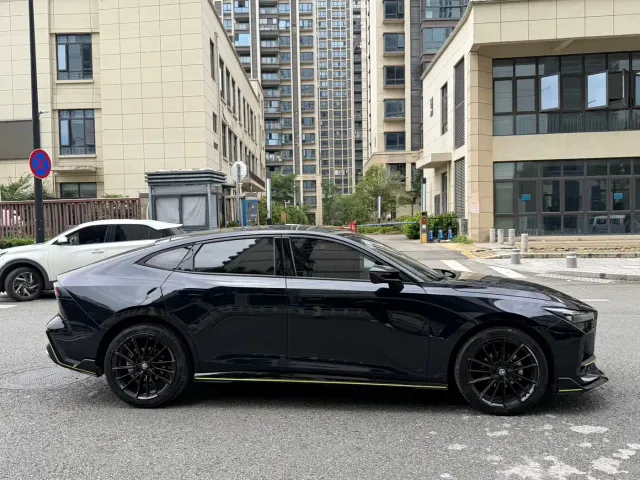 Changan UNI-V — Фото автомобиля 15